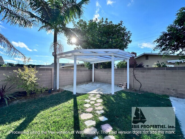 Building Photo - Gorgeous Huntington Beach Single Story Home!