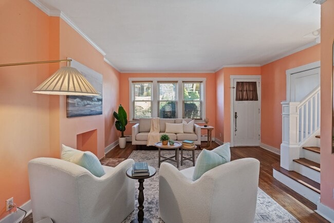Building Photo - **Price reduction** Spacious 3-Bedroom Hom...