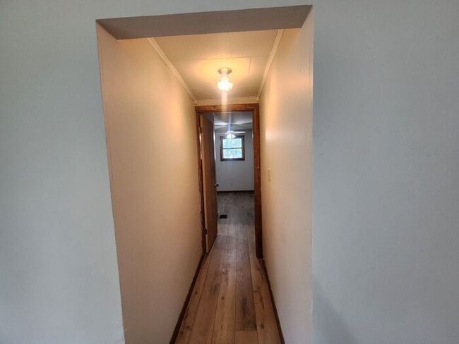 Building Photo - Large Family Home in Clinton