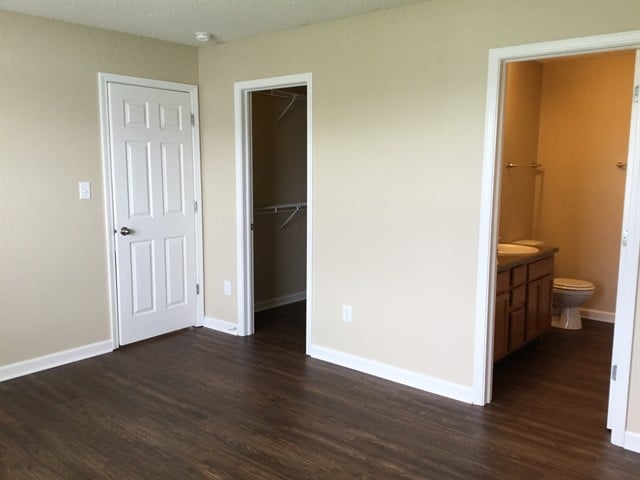 Building Photo - 4660 Amesbury Pl