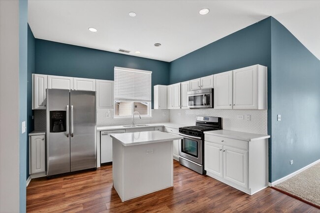 Building Photo - 1161 Hawthorne Ln