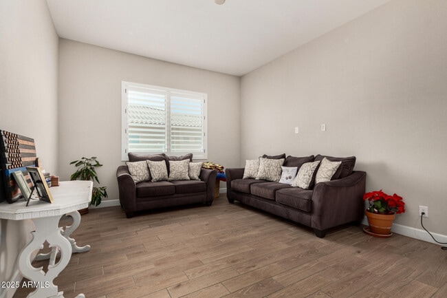 Building Photo - 5314 N 182nd Ln