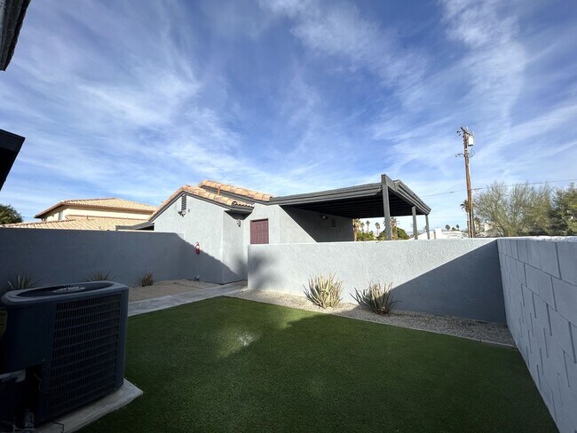 Building Photo - 28670 Landau Blvd