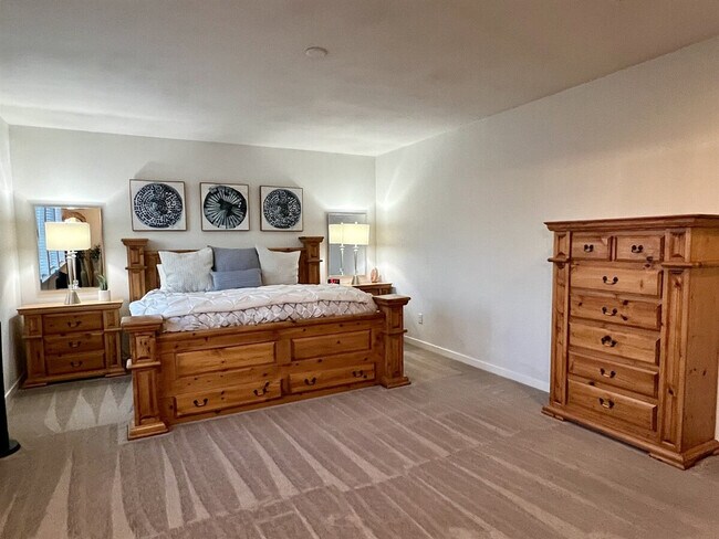 Building Photo - 15557 W 95th Ave