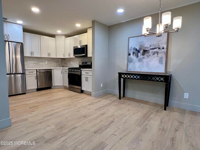 Building Photo - 7-1 Seattle Ct