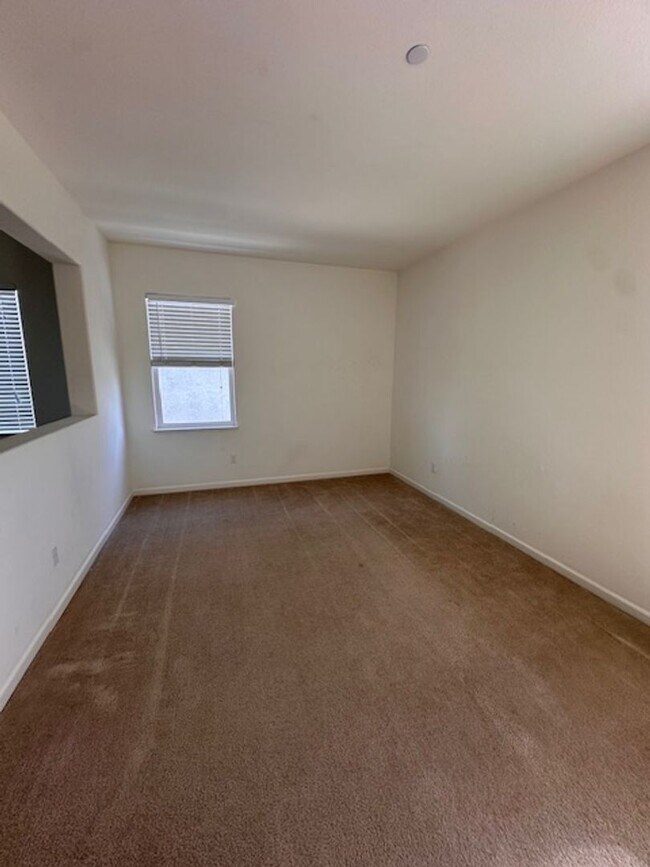 Building Photo - $500.00 off first full months rent - Beautiful home in River Island