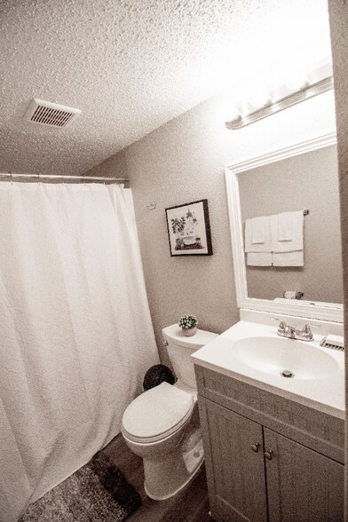 Building Photo - 3103 8th Ave