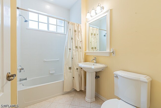 Building Photo - 2215 Hawksridge Dr