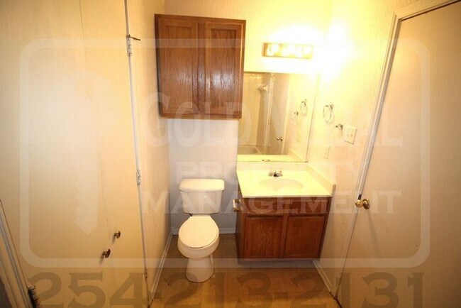 Building Photo - 5805 Redstone Dr