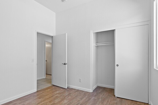 Building Photo - 13897 Mountain Top Dr