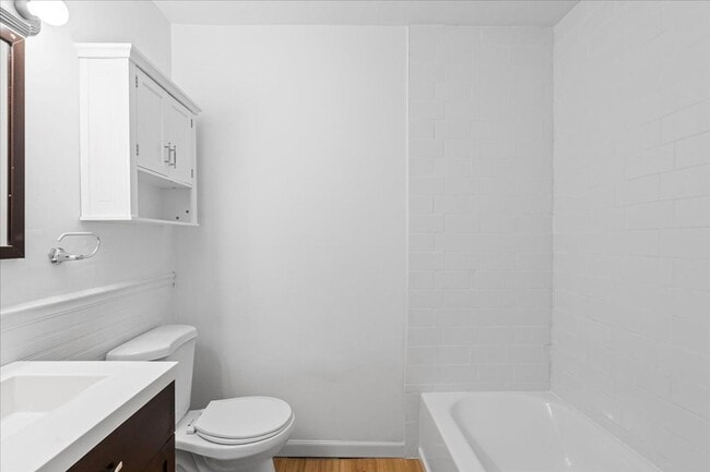 Building Photo - 1914 University Ave