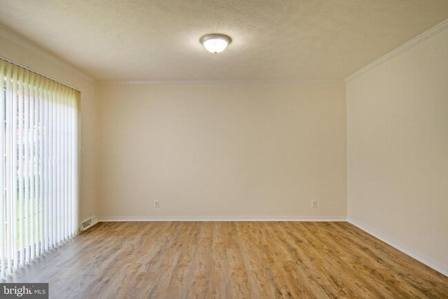 Building Photo - 192 Daffodil Dr