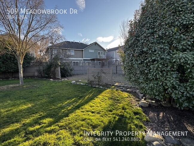 Building Photo - 509 Meadowbrook Dr