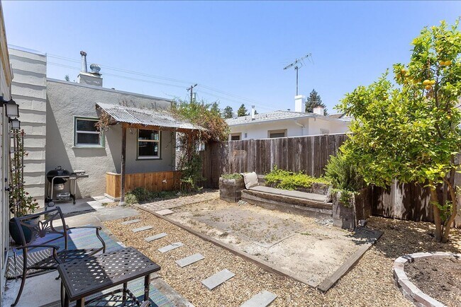 Building Photo - 3608 Fruitvale Ave