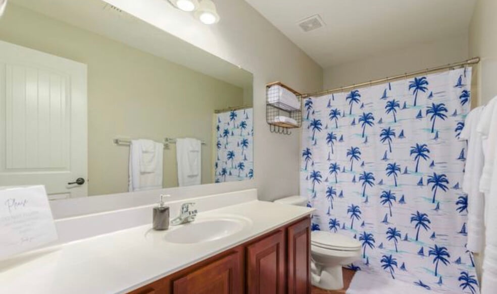 Secondary Bathroom - 17464 W Caribbean Ln