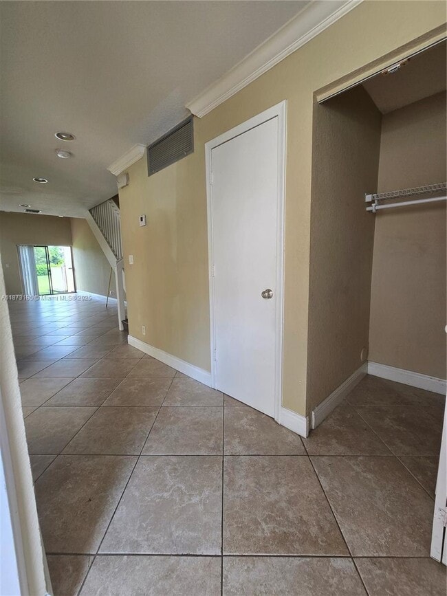 Building Photo - 9023 NW 38th Dr