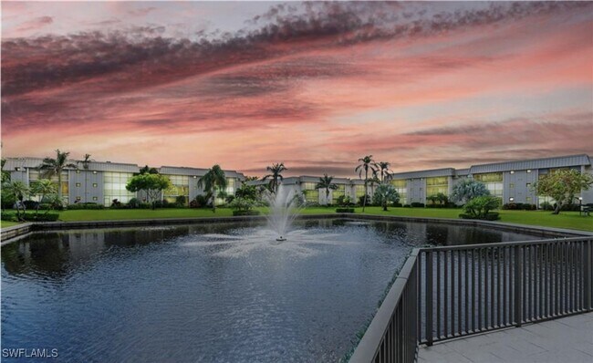 Building Photo - 788 Park Shore Dr