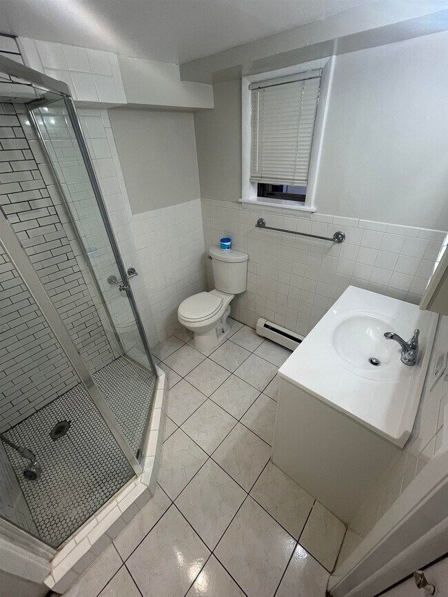 Building Photo - 171 Charles St