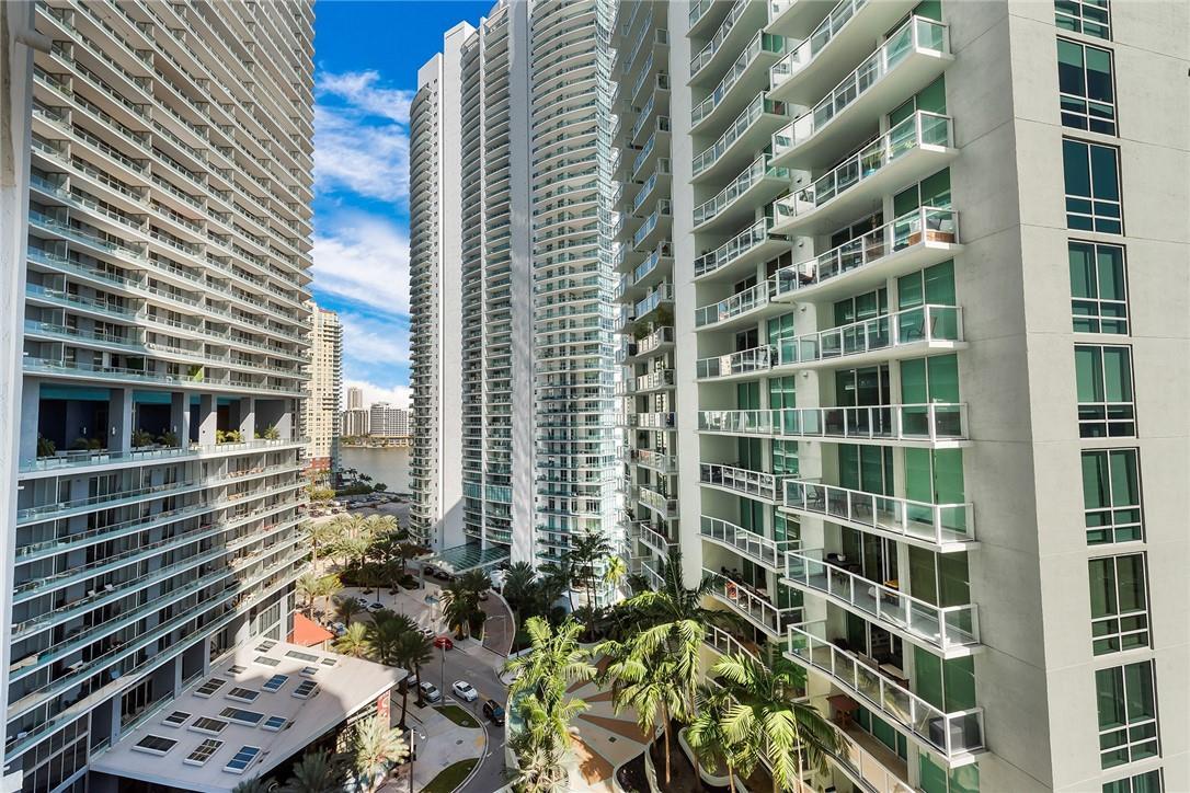 Building Photo - 170 SE 14th St