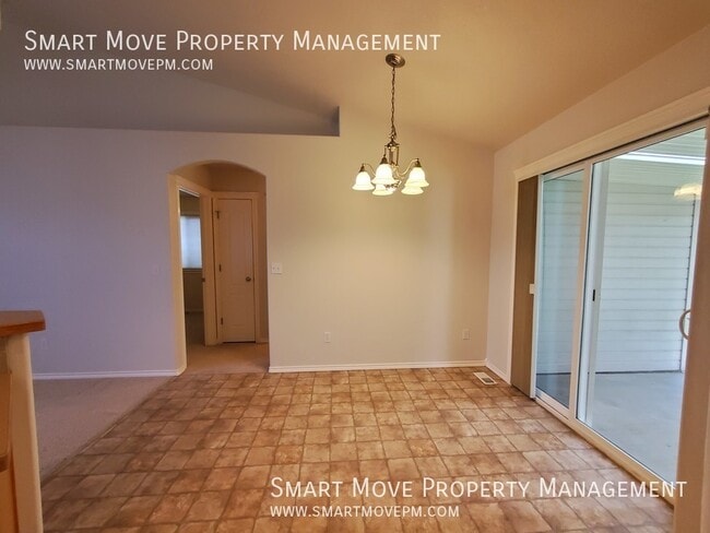 Building Photo - 1427 W Great Basin Dr