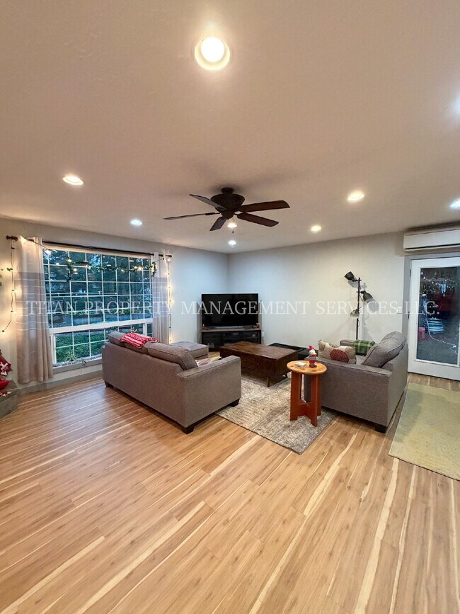 Building Photo - Country Comfort Meets Modern Living-Spacious 3BR Home with Shop and Hot Tub