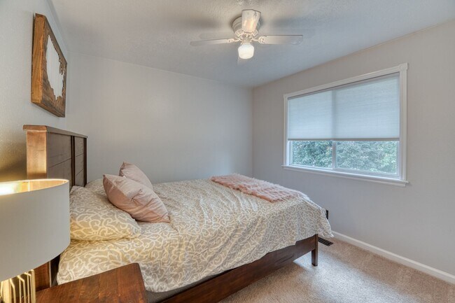 Building Photo - 3062 N Firelight Pl