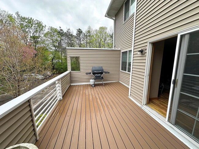 Building Photo - awesome 2 bedroom townhouse in blaine!