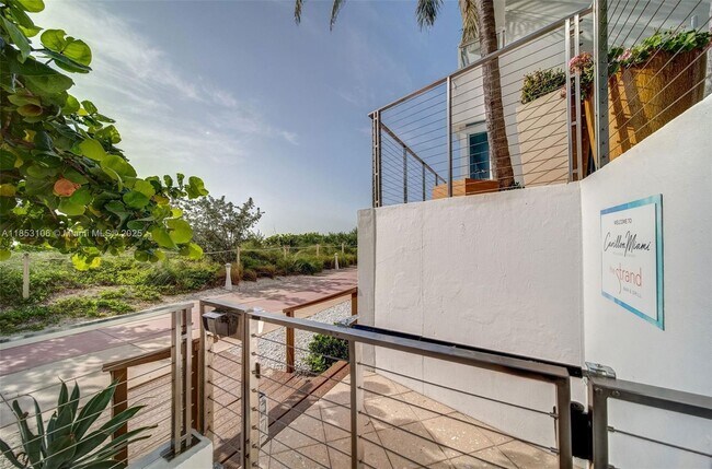 Building Photo - 6801 Collins Ave