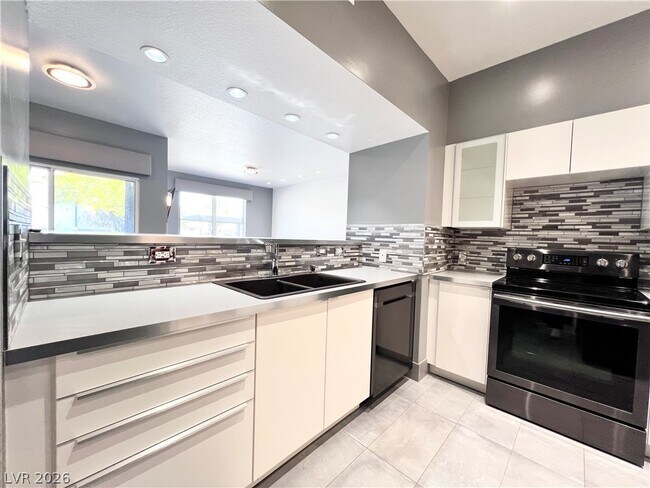 Building Photo - 6955 N Durango Dr