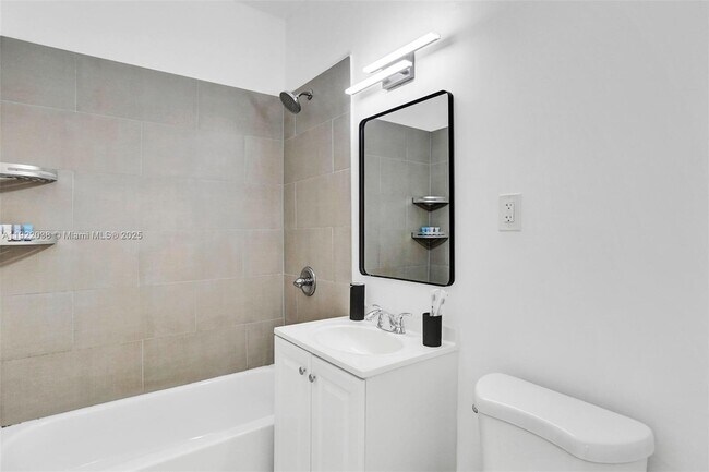 Building Photo - 1656 Polk St