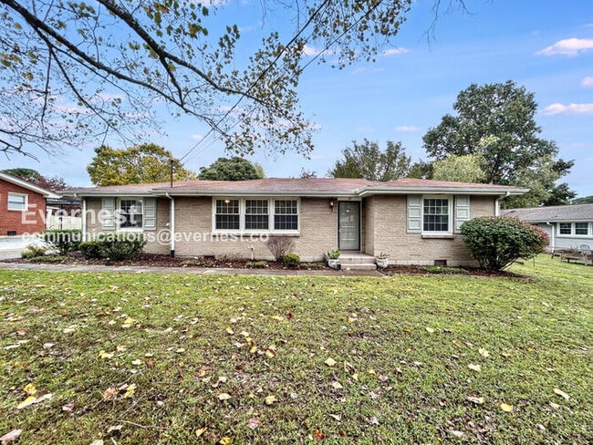 Building Photo - 115 Newport Dr