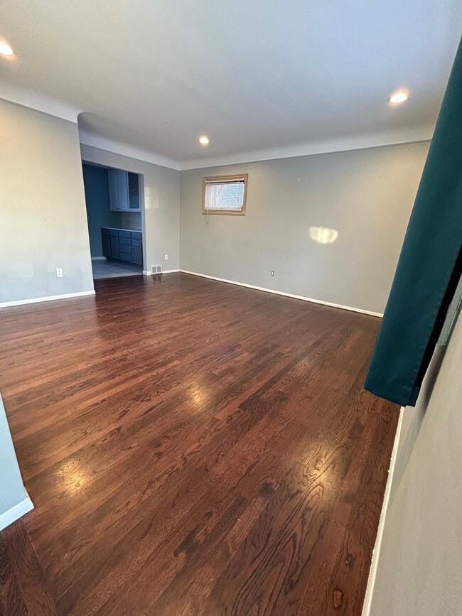 Building Photo - 6838 Moccasin St