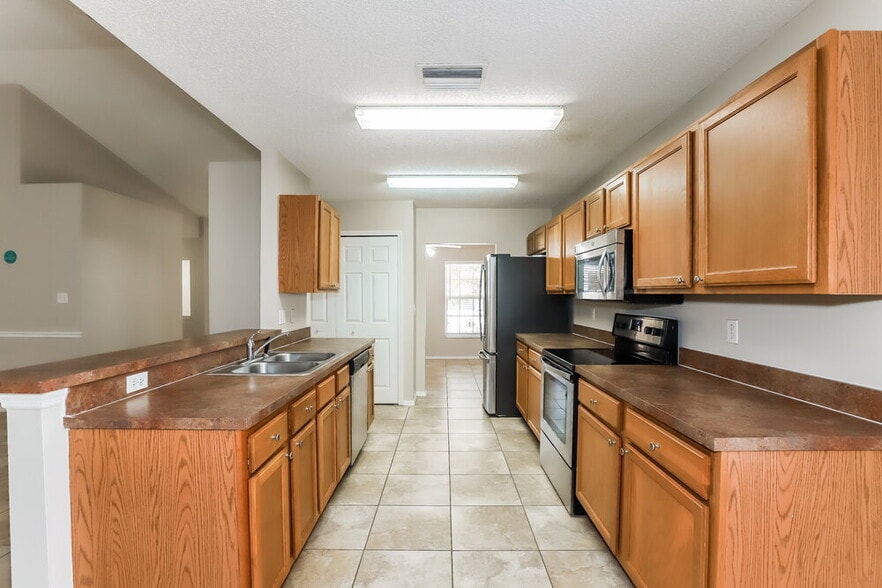 Building Photo - 11022 4th Ave E