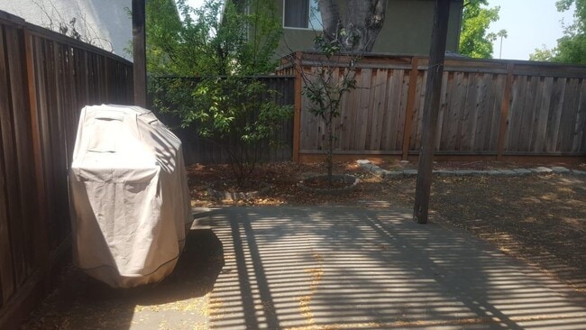 Building Photo - 5233 Country Forge Ln