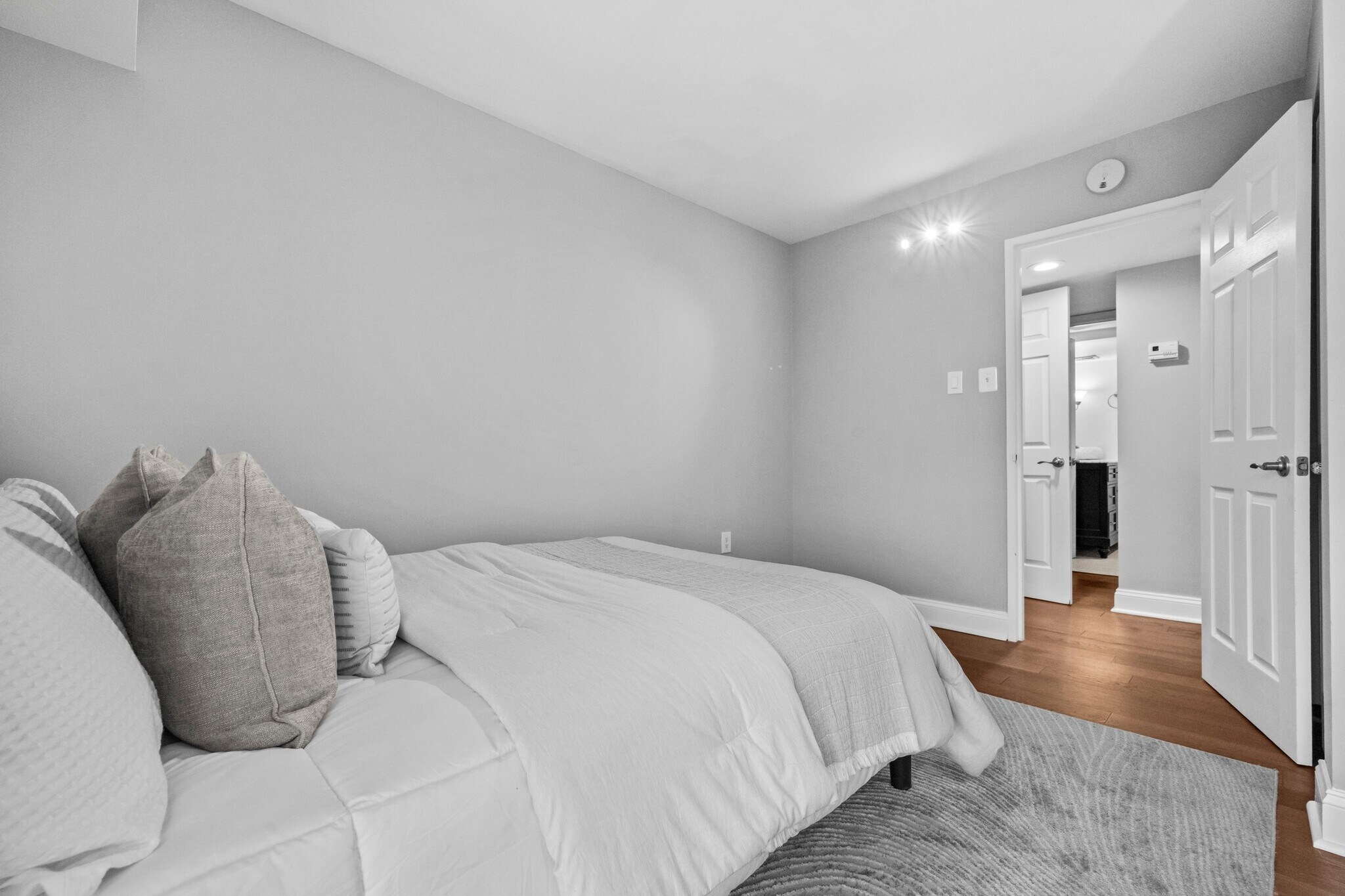 Building Photo - 700 7th St SW