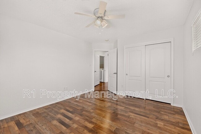 Building Photo - 2323 Margarita Dr SE