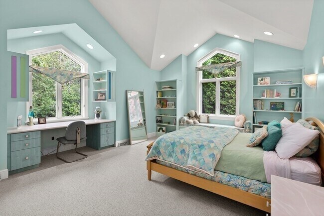 Building Photo - 32 Countryside Rd