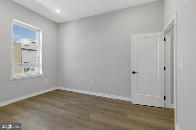 Building Photo - 919 N 15th St