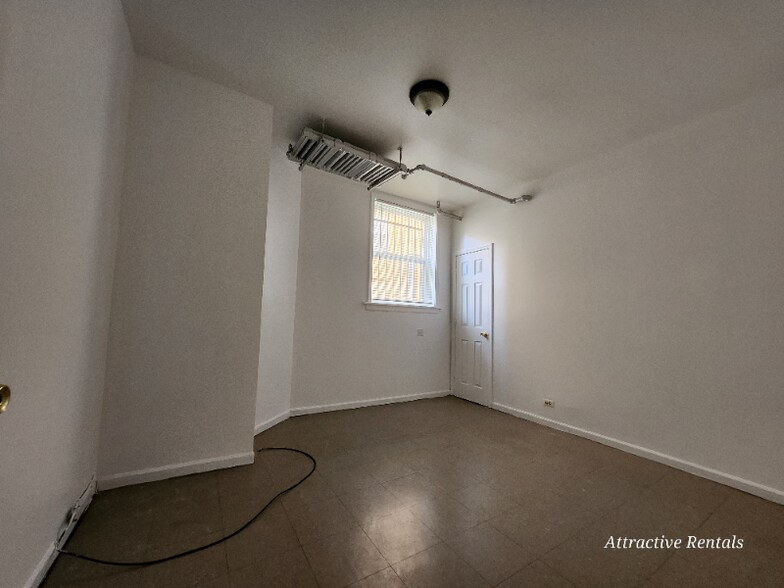 Building Photo - 14 N Long Ave