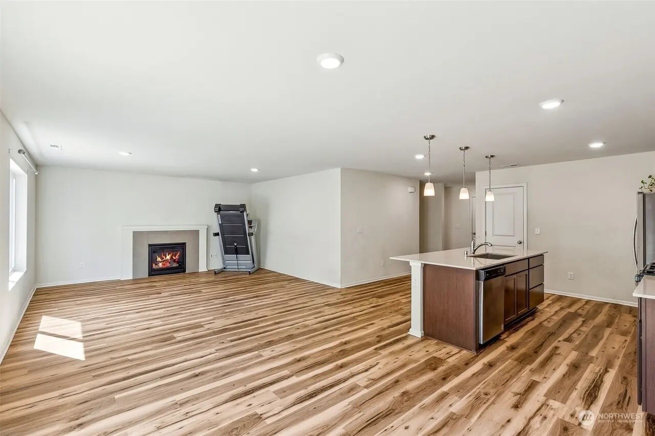 Living - 1389 92nd Way SE