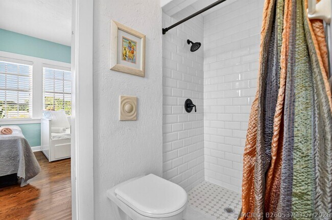 Building Photo - 227 Foresteria Dr