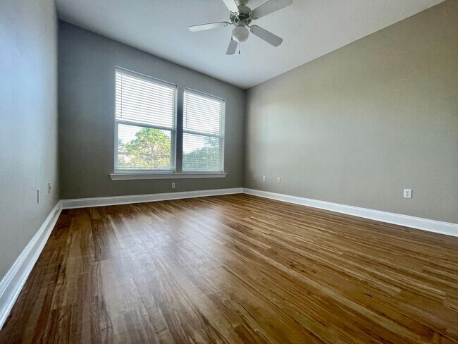 Building Photo - Newly renovated 2 Bed/2 Bath condo in heart of Destin