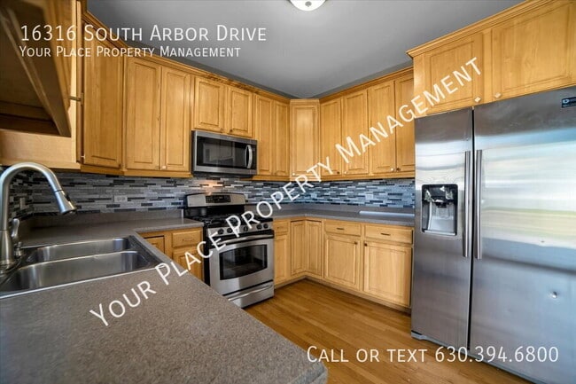 Building Photo - 16316 S Arbor Dr