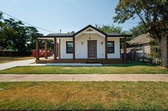 Building Photo - 2054 Leath St