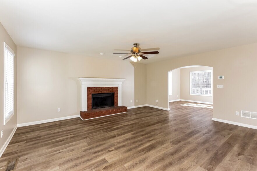 Building Photo - 185 Overlook Dr