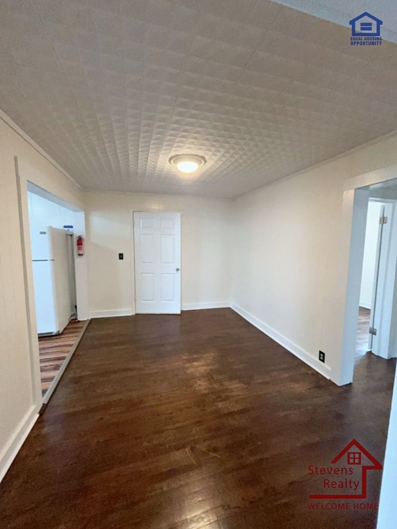 Building Photo - 117 Poplar St