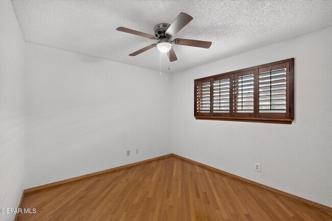 Building Photo - 4536 R L Shoemaker Dr
