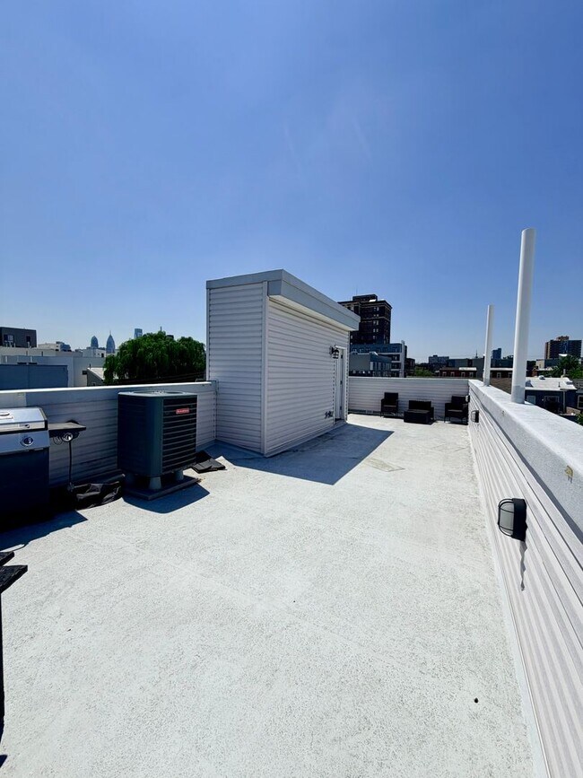 Building Photo - 1302 N Marshall St