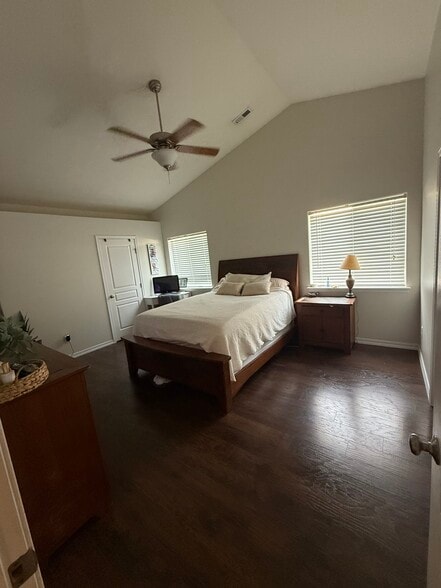 Master bedroom - 420 S Penn Pl