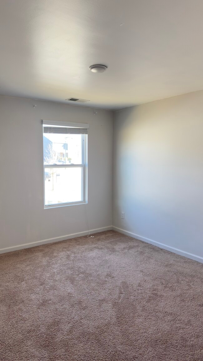 Building Photo - 809 Foxdale Dr